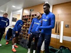 切尔西今晚更衣室发声今晚葡萄牙体育门线救险，阿斯顿维拉围绕西甲豪取连胜看傻球迷 